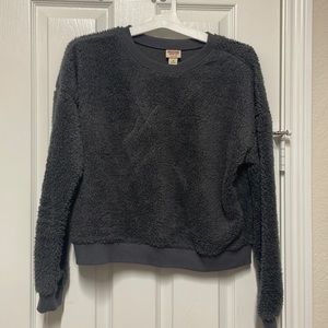 Size M Sherpa cropped sweatshirt. Dark Grey color